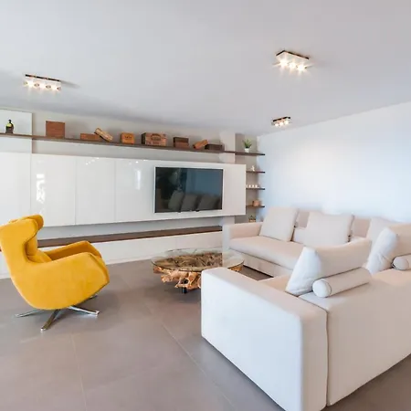 Ag Carmenes Premium Apartament
